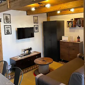 Apartment Theroom, CTA